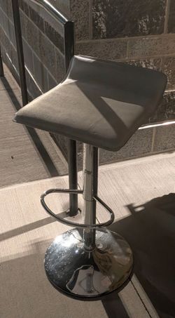 White Bar Stools