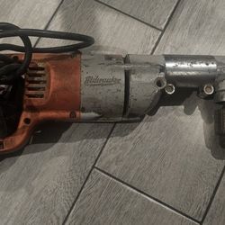 MILWAUKEE HEAVY-DUTY  ANGLE DRIIL 
