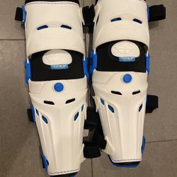 Fly Racing 5 Pivot Knee Guards