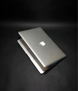 Apple MacBook Pro 13” i5/8GB/256GB SSD $140