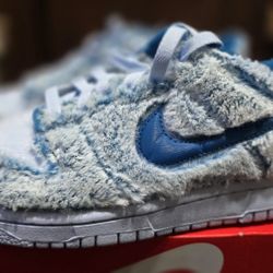Nike Dunk Abominable Snowman, Size 6.5 Kids