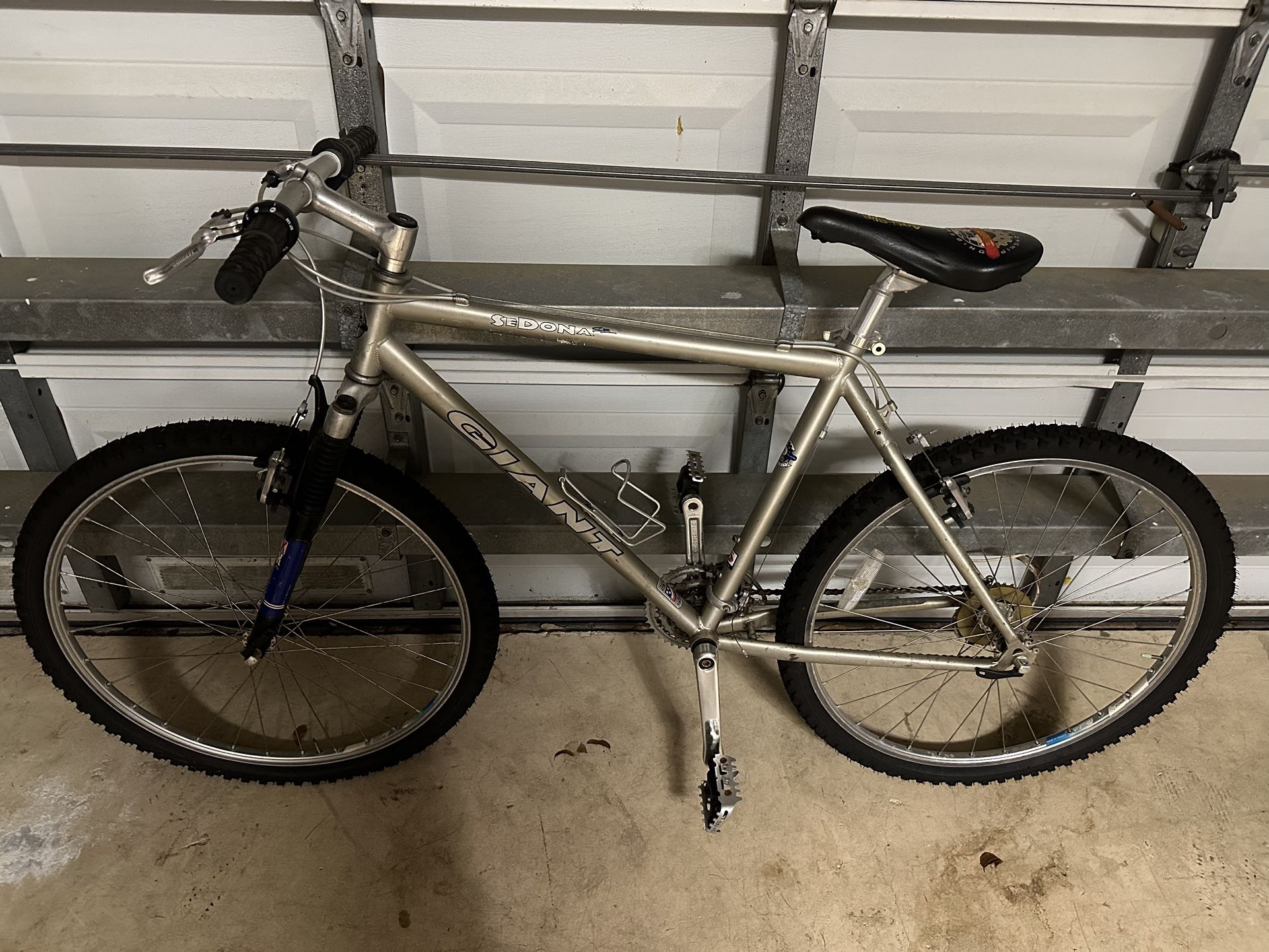 Giant Sedona SE mountain bike