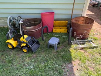 Free stuff, metal, burn barrel, hose real, an more