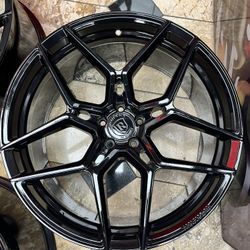 Set of 4: 22” Rohana Staggered Rims Gloss Black