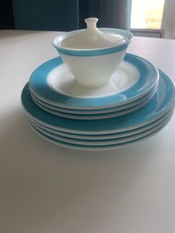 Pyrex Plates White Milk w Teal 