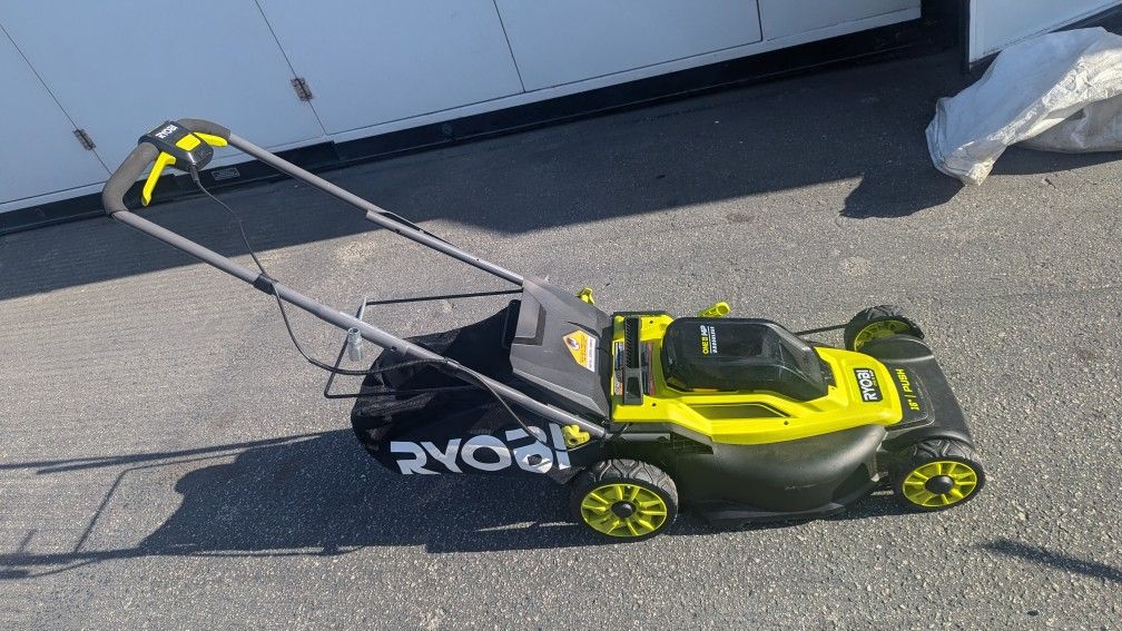 Small Rioby Lawn Mower 16 . 
