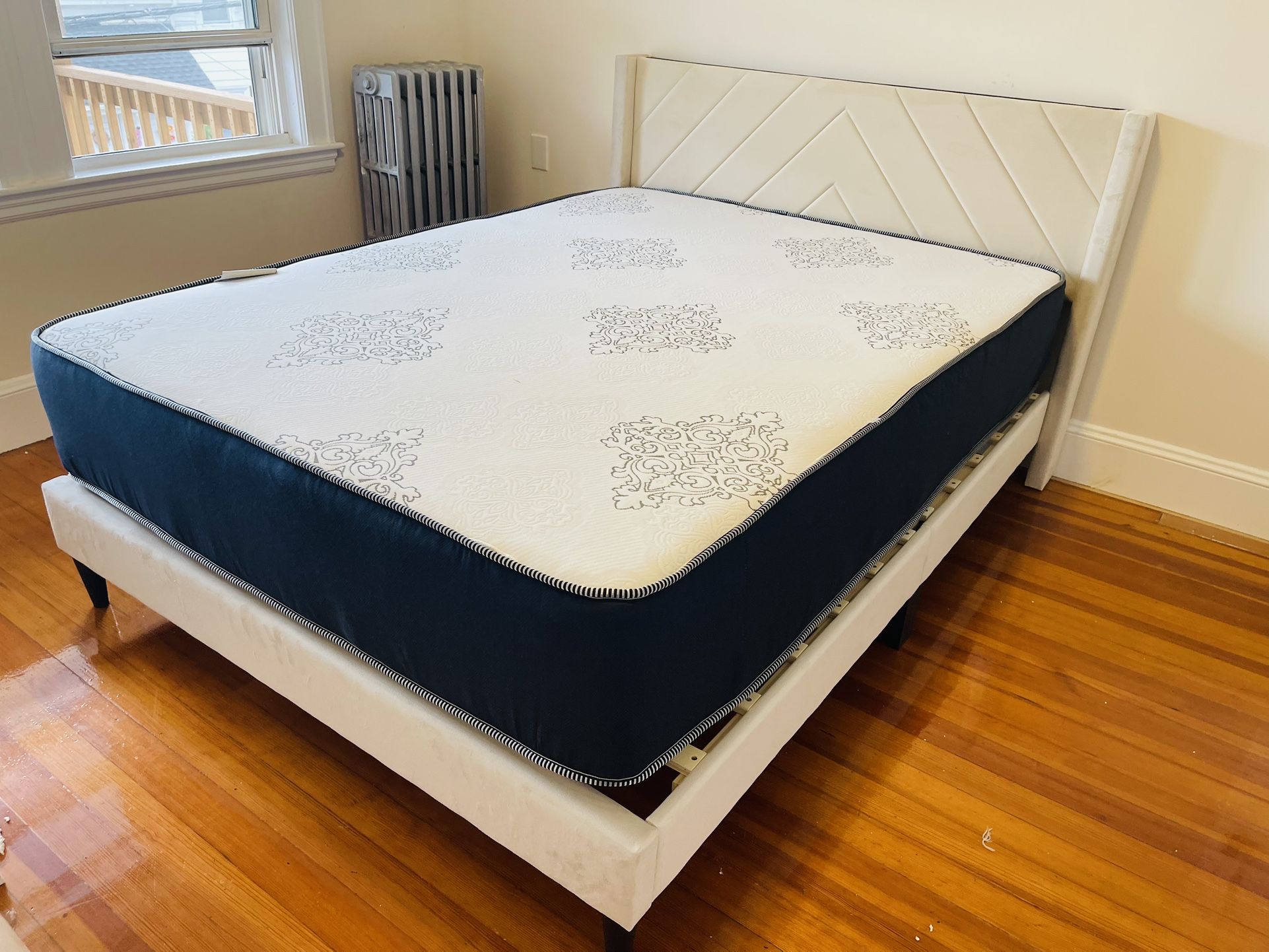 Mattress And Bed Frame Queen Size Brand New In Boxes Delivery π Available