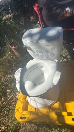Un banito para niños blanco