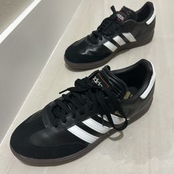 NEW ADIDAS SAMBA CLASSIC INDOOR SOCCER SHOE (BLACK/WHITE)