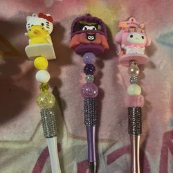 Mi Hija Esta Asiendo Estás Plumas $6 Cada Una 