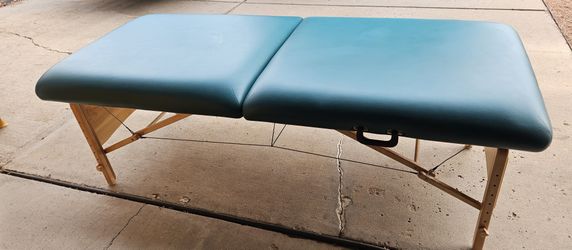 Massage Table With Head Rest & Carrying Case