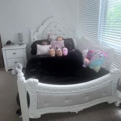 5 Piece Full Size Bedroom Set - White With  Crystol ( Francis style)