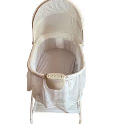 Baby Bassinet w/ Canopy & Vibration – Clean, Ready to Use