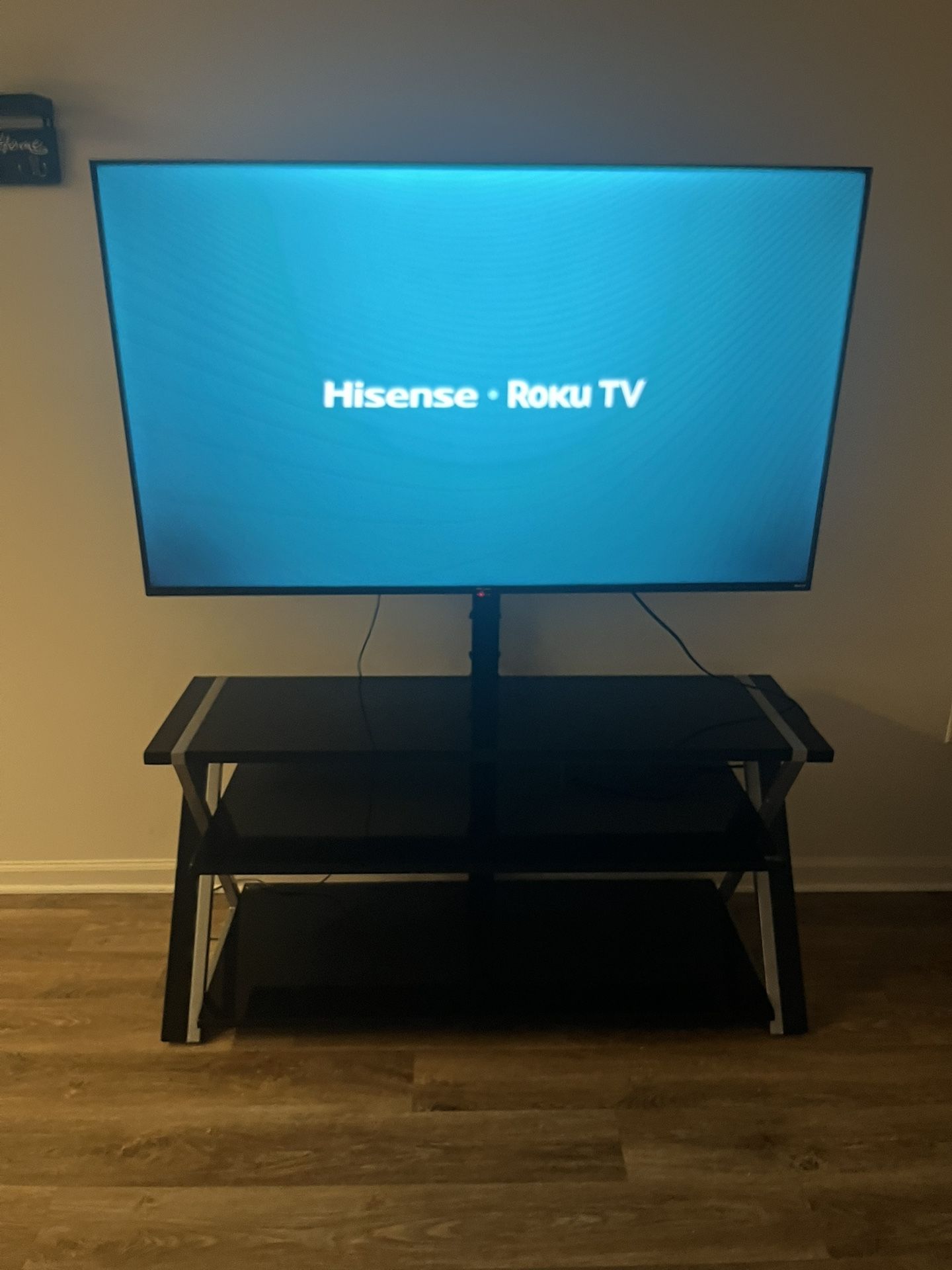 Hisense Tv \ Glass Tv Stand