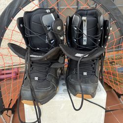 Snowboard shoes