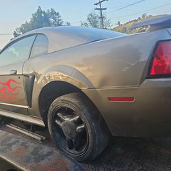 06 Ford Mustang Gt Parts Or AS IS