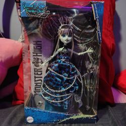 Monster High Stitched In Style Frankie