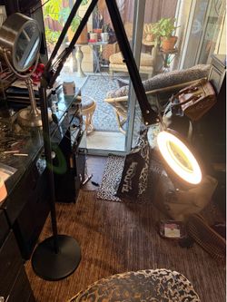 Adjustable standing light