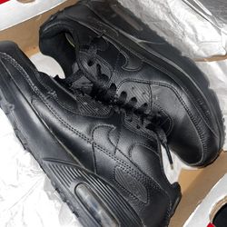 Used Nike Air max 90 LTR Size 7y
