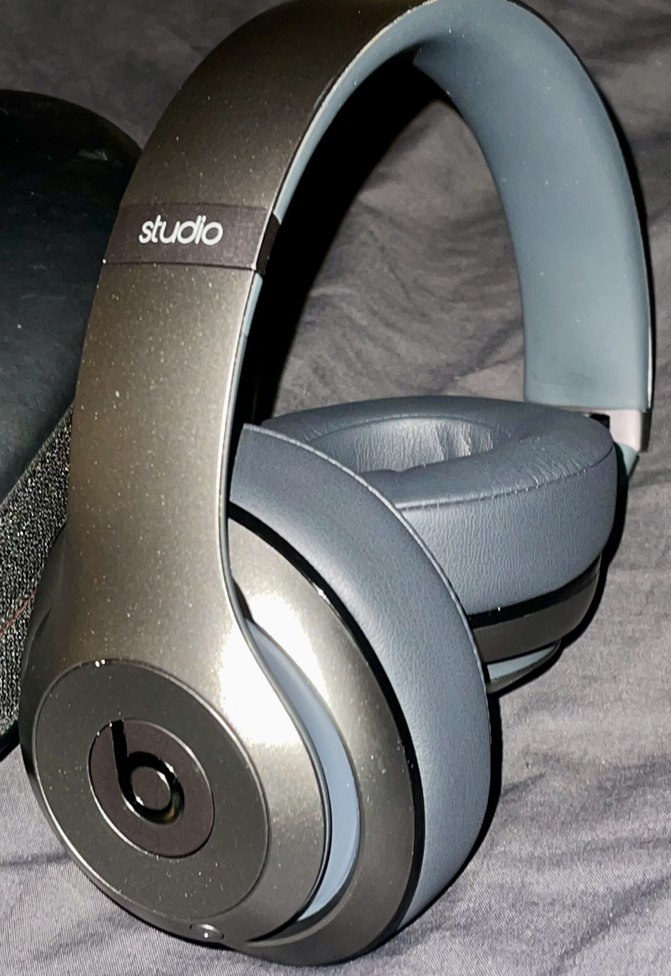 Beats 🎧 Studio Wireless Titanium 