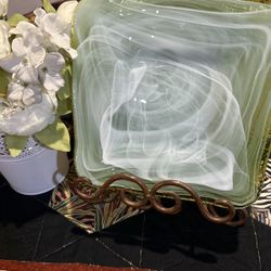 8” Itallian Hand Blown Glass Plate/Green …White Swirls 