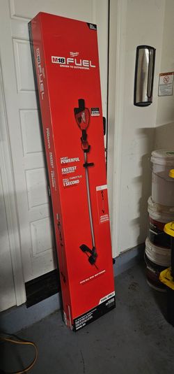 Milwaukee M18 FUEL 18V Brushless Cordless 17 in. Dual Battery Straight Shaft String Trimmer Model: 3006-20