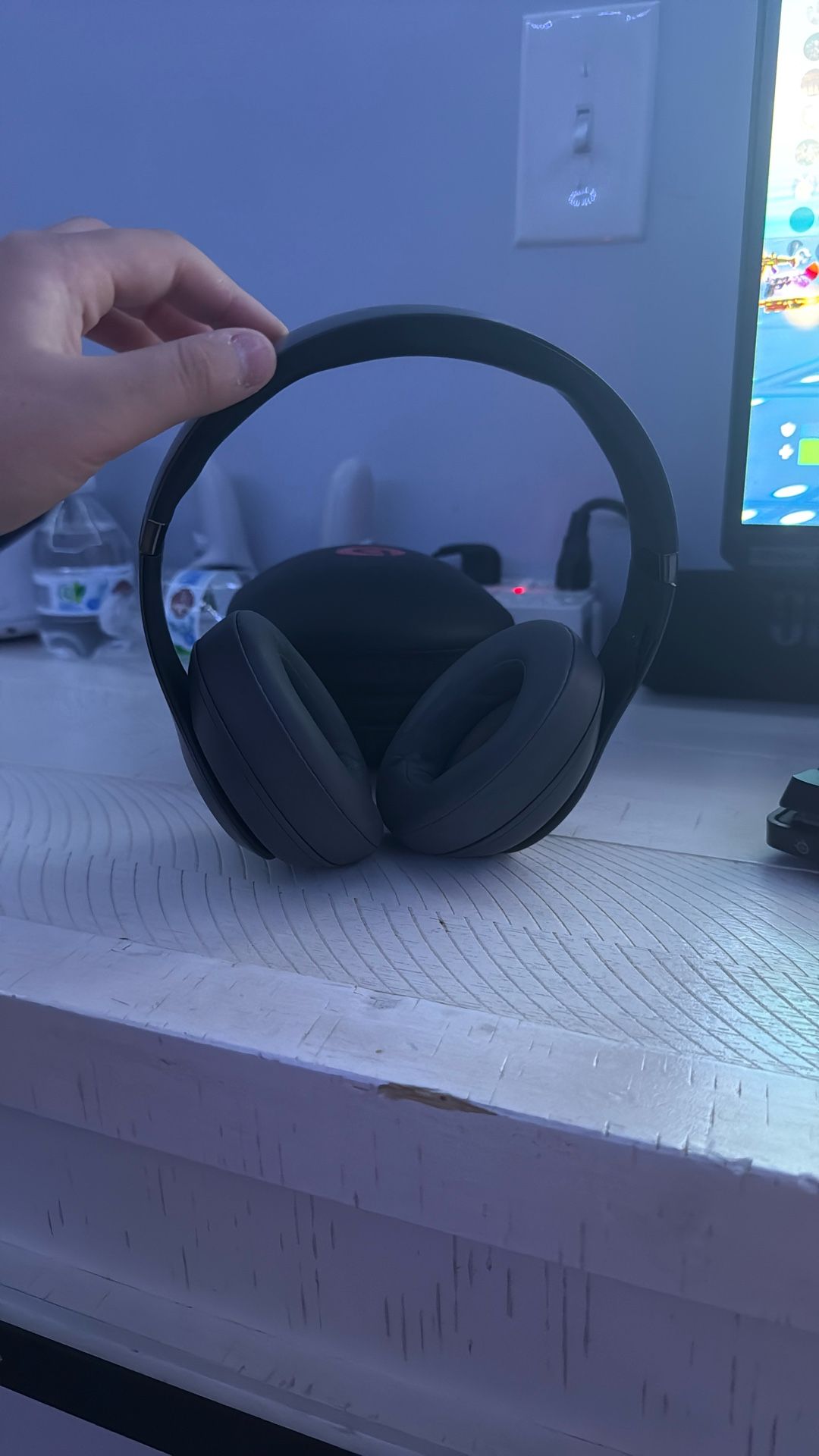 It Has a Cut