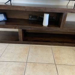 Dresser/ Tv Stand 