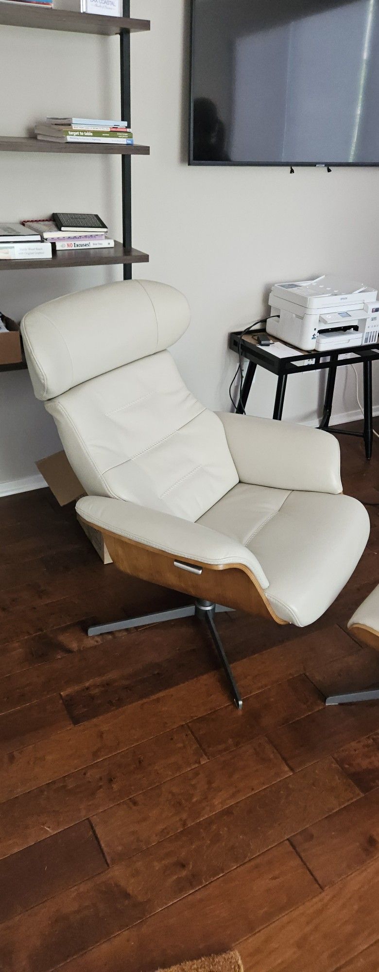 Leather Ergo Retro Chair & Ottoman