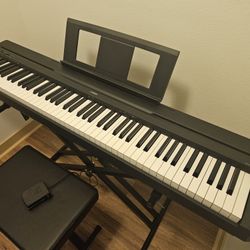 Yamaha P71 88-key Keyboard Piano