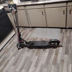 Swagtron Swagger 5 Electric Scooter With Charger 