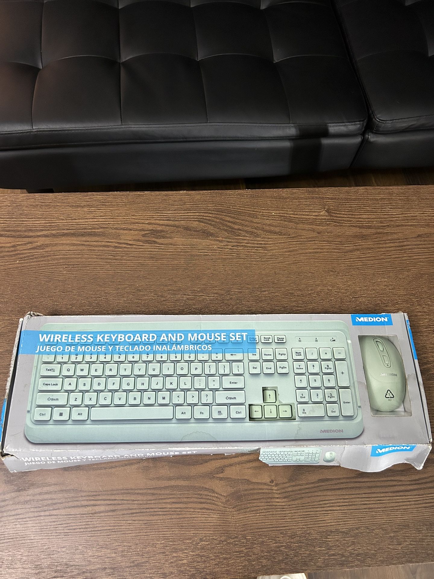 WIRELESS KEYBOARD AND MOUSE SET