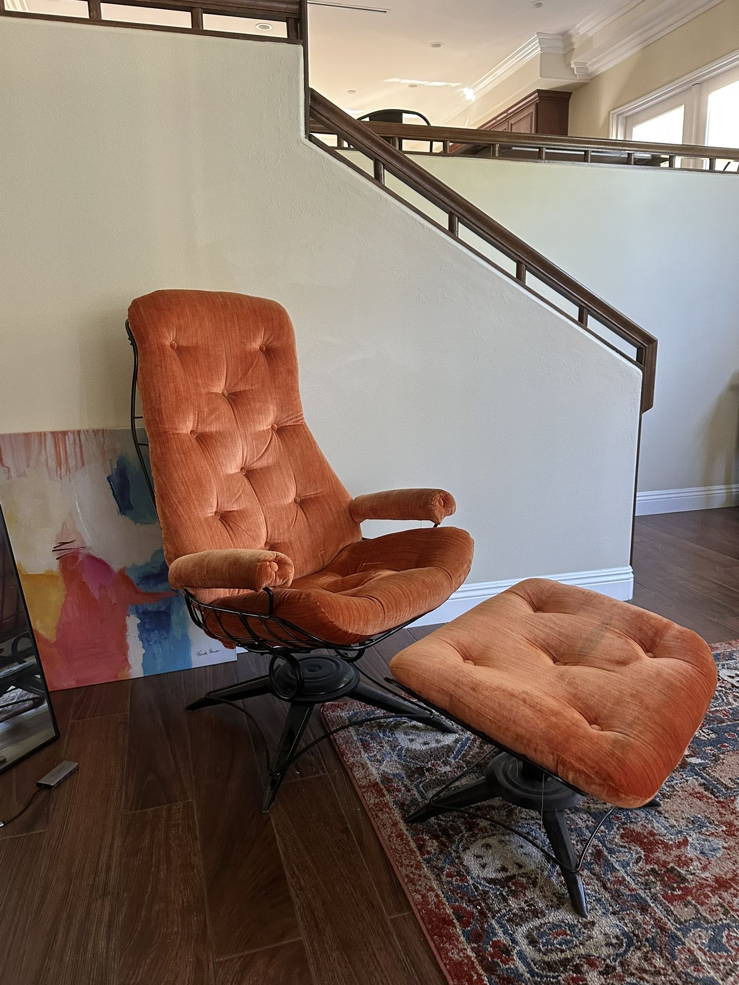 VINTAGE CHAIR & LEG REST