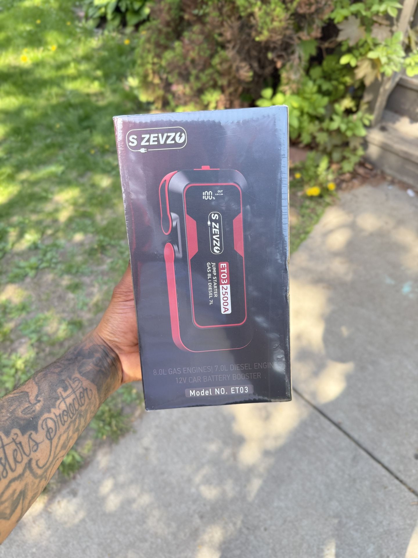 New S ZEVZO ET03 Car Jump Starter 2500A Battery Pack Free Shipping