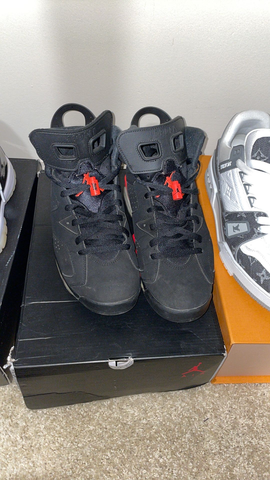Jordan 6 Black/infared