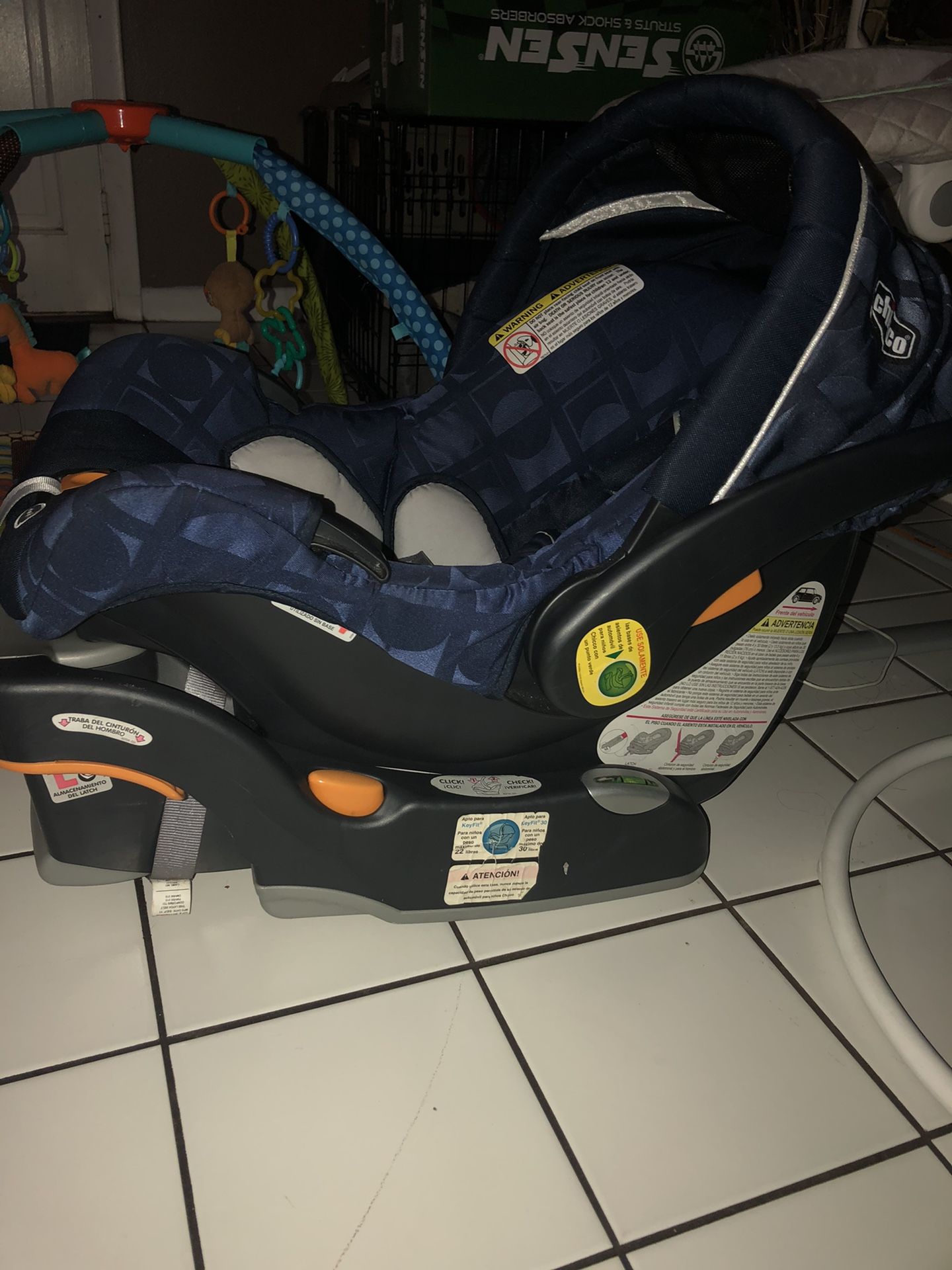 Chicco baby carseat