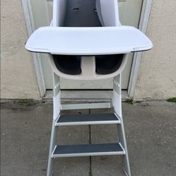4 MOMS HIGH CHAIR 