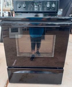 Stove electric Whirlpool  Everything Working Very Cleaning