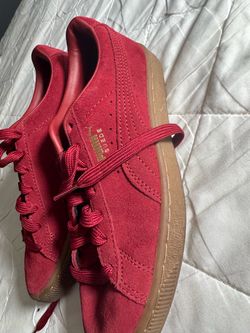 Puma Suede Low-Top Sneakers Red Gum Sole