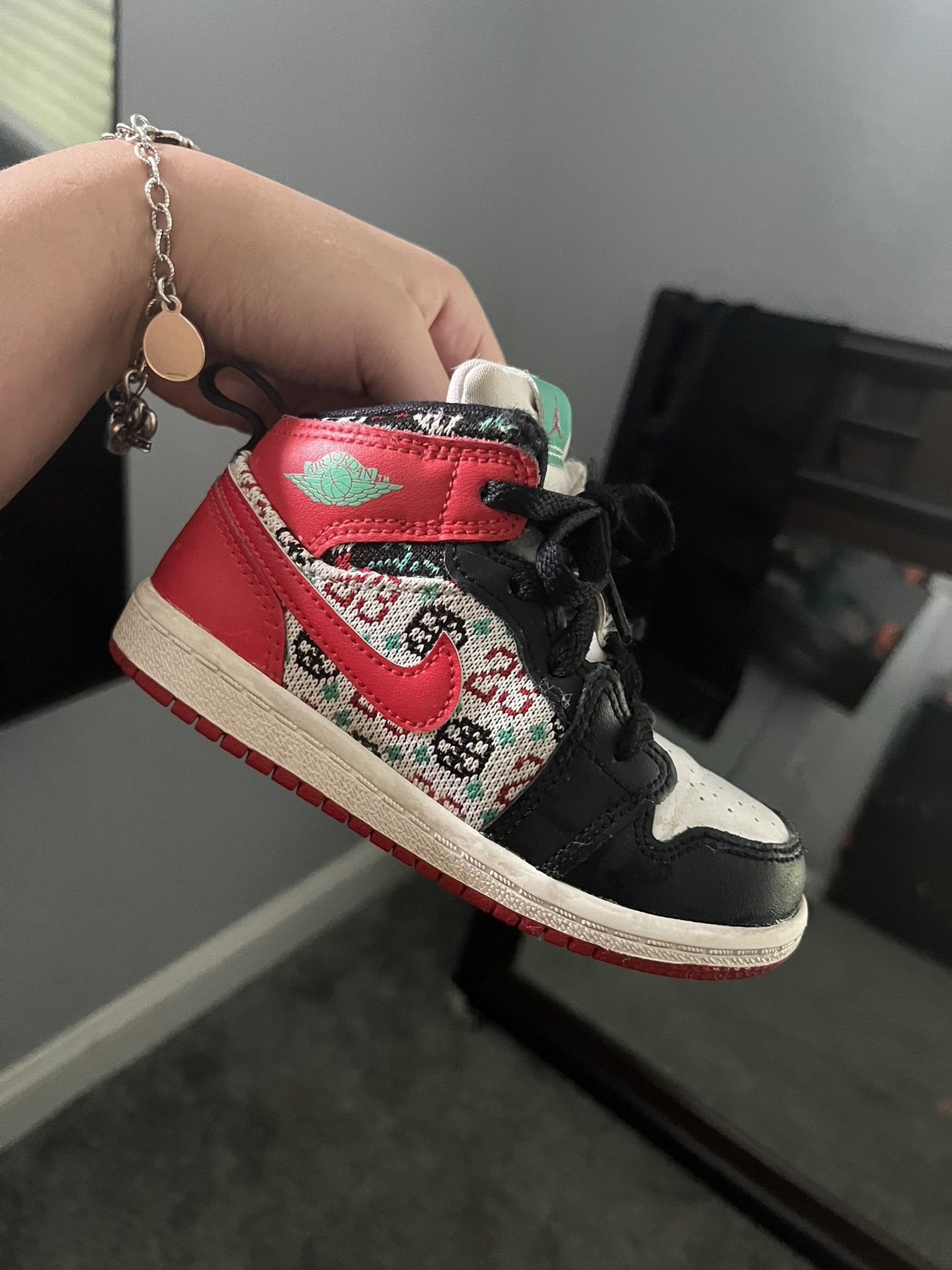 Toddler Air Jordan Mid SE GS 'Ugly Christmas Sweater