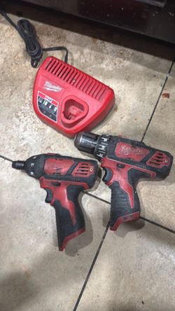 Milwaukee M12 Drill and Impact Driver Set