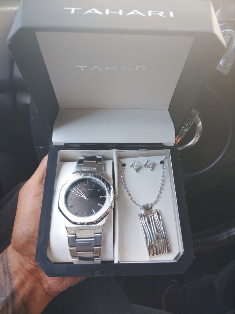 Nice Watch And Jewelry Set