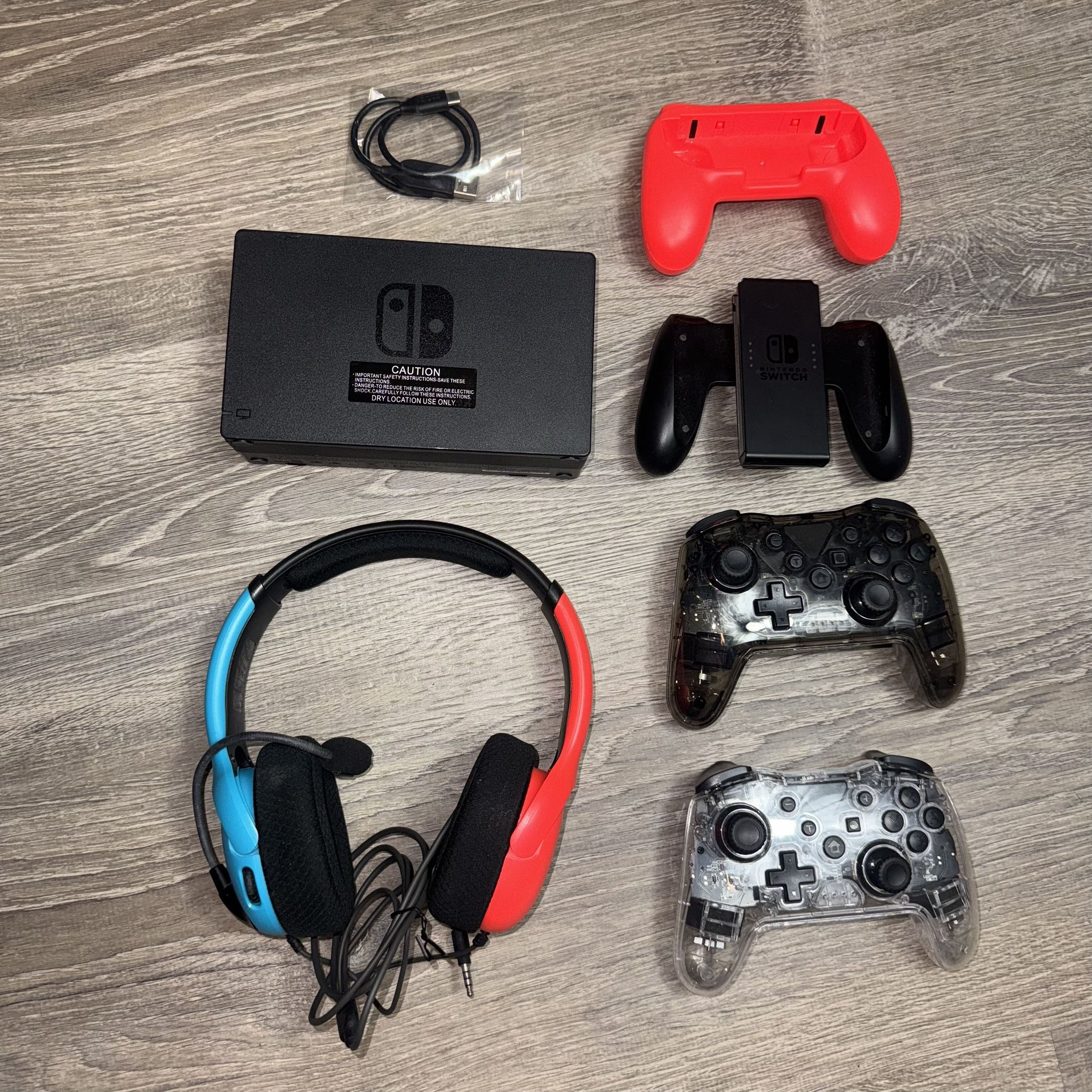 NINTENDO PDP SWITCH ACCESSORY BUNDLE LOT OF 6 W/ HEADSET + DOCK