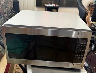 Panasonic Genius Sensor 1250W Inverter Stainless Microwave Large Capacity Works Great