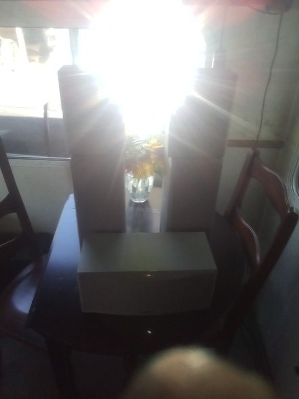 Onkyo 5 Peice Speaker Set