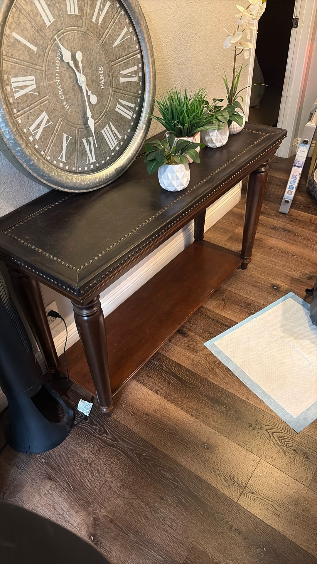 Accent Table