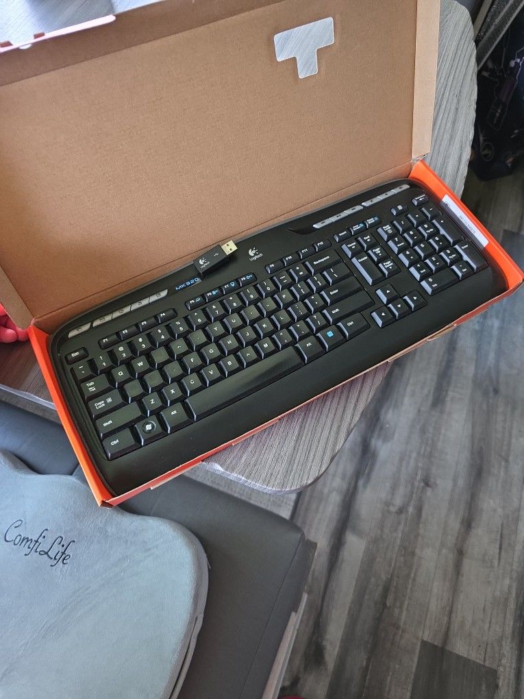 Logitech MK320 Wireless keyboard