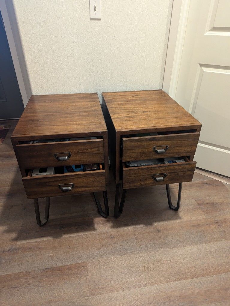 Very Nice Set Of Ashley Furniture End Tables