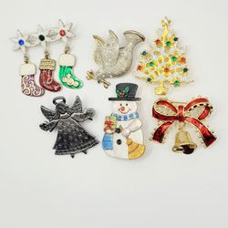 Christmas Brooch Lot