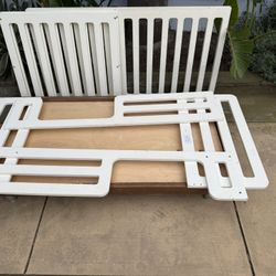 Free Crib/Toddler bed Frame